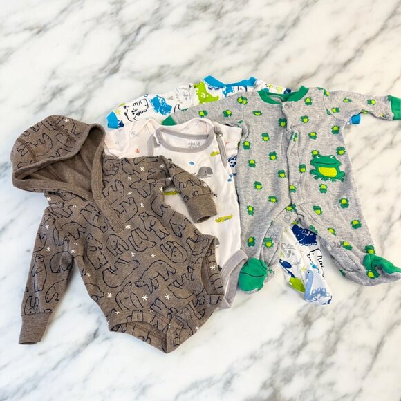 Newborn Size Baby Bundle 5 Piece Footies Bodysuits - Picture 2 of 8